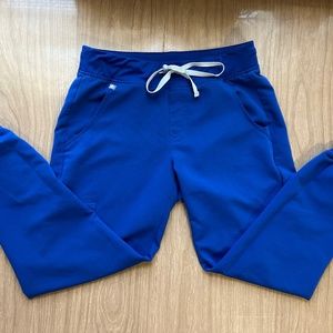 PETITE Figs Jogger Scrub Pants